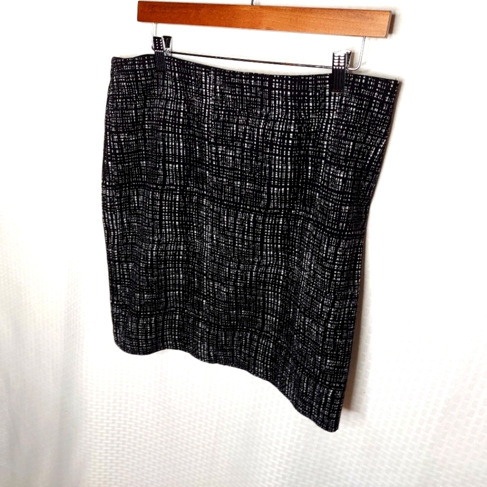 Worthington Black white mini skirt